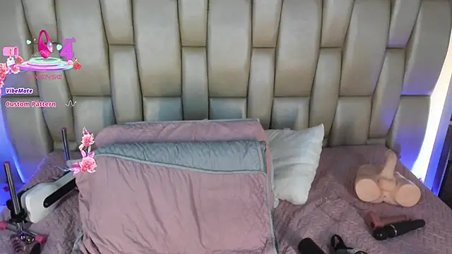 Sweet--Zoe live cam on StripChat