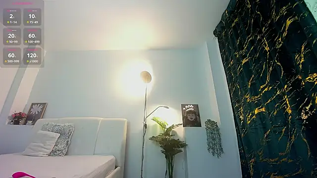 innocent_eva1 live cam on StripChat