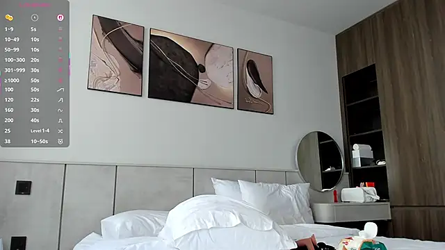 wow_lina live cam on StripChat