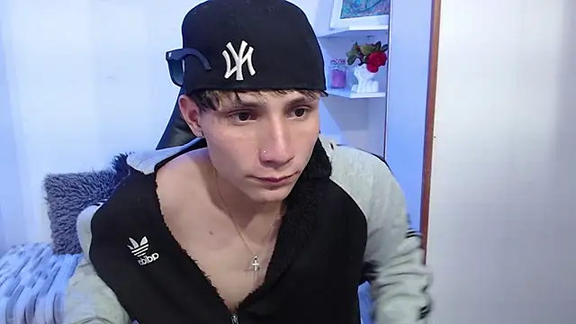 Yao_23 live cam on StripChat