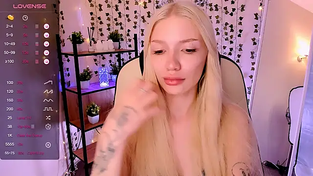 AnyaTaylor_ webcam