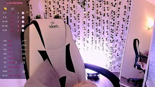 AnyaTaylor_ webcam