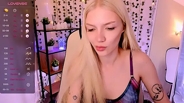 AnyaTaylor_ live cam on StripChat
