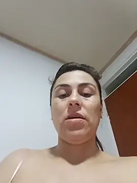 vanessa-titisM live cam on StripChat