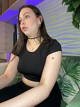 _CarlaDoll live cam on StripChat
