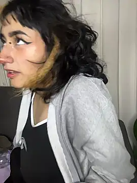 baby_akuma webcam