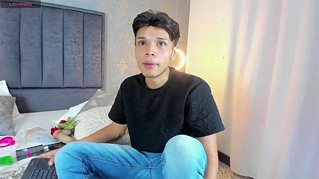 Alejandroo_Montenegro webcam