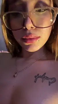 HoneyAndFlowers21 webcam