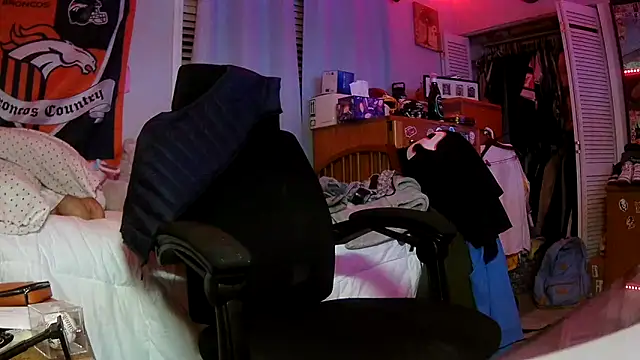 ValuedConcept687 webcam