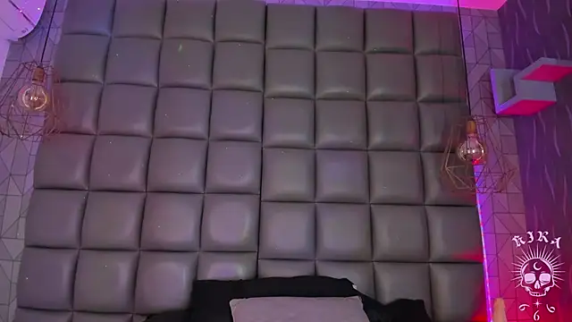 kira_vance webcam