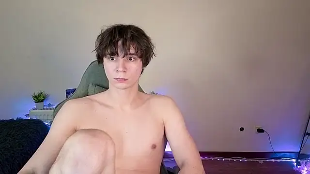AnthonyCuutie webcam