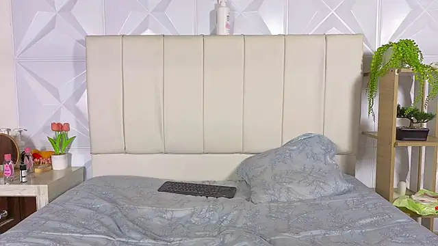 Emily_and_Sebastiannn webcam