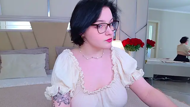 NoraEllison webcam