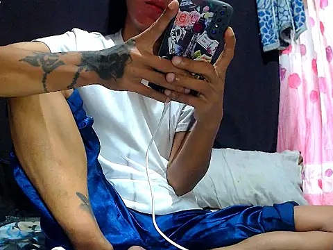 AwesomeMistress_Bigcock webcam