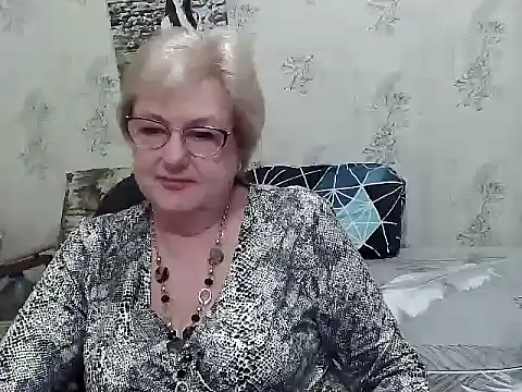 Renata62011 live cam on StripChat