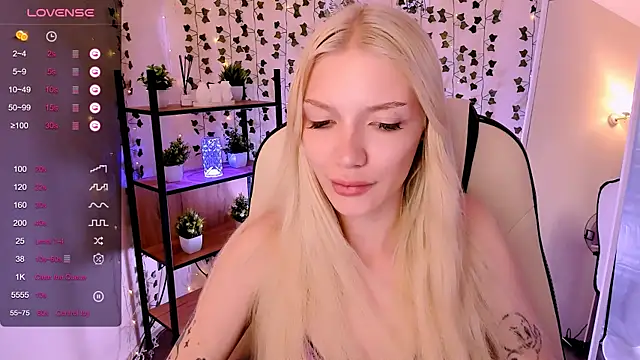 AnyaTaylor_ webcam
