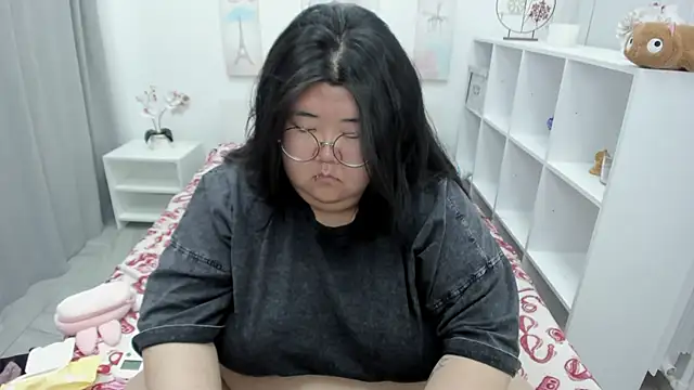 Nadine_asian webcam