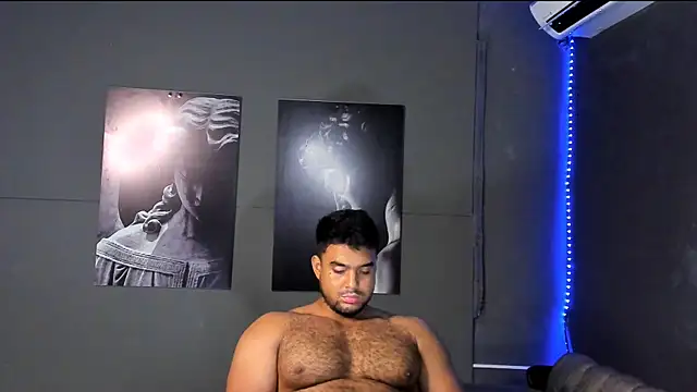 Big_furry_bear13 webcam