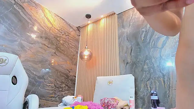 ella_harper webcam