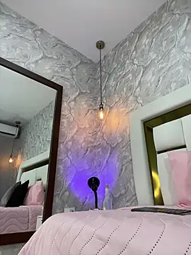 MiaFarkash webcam
