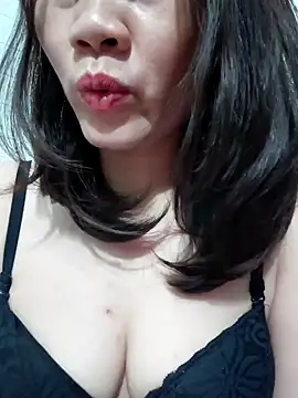 Singlemom69xx webcam