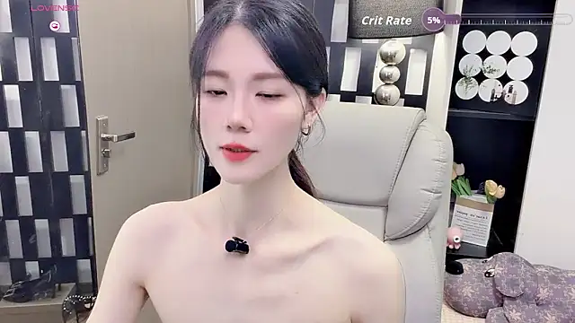Yueyue-MM live cam on StripChat