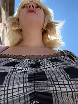 RonnieKiss webcam