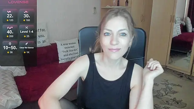 Tiffany_Bates webcam