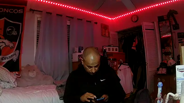 ValuedConcept687 live cam on StripChat