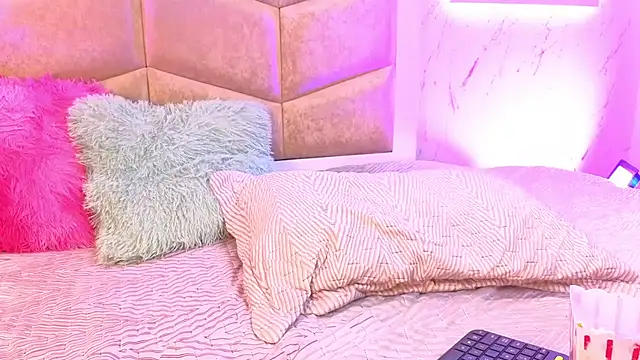 AfroditaWild live cam on StripChat