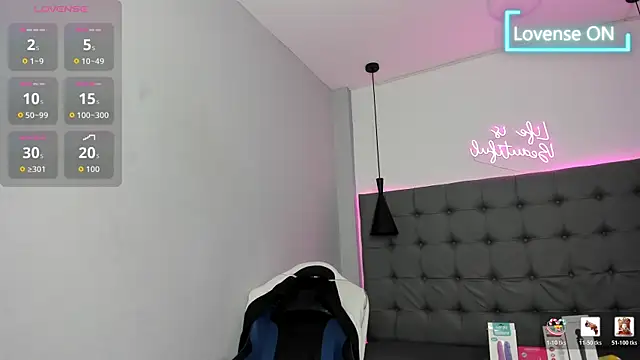 scarletcherry18 webcam