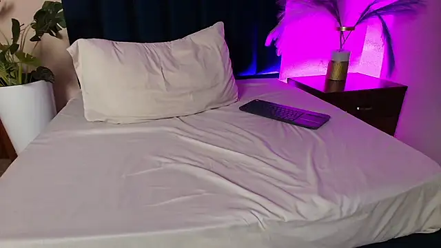 KatrionaNyx webcam