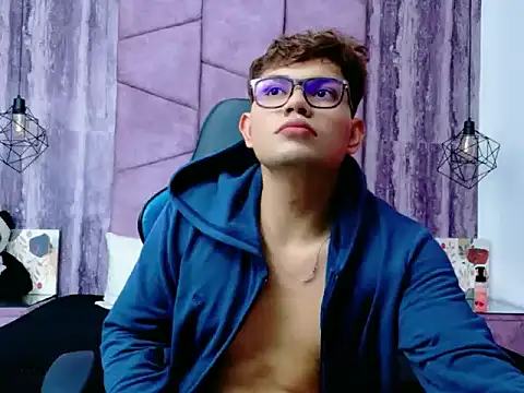DaveJonesz live cam on StripChat