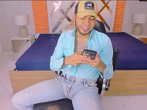Paul_Douglas live cam on StripChat