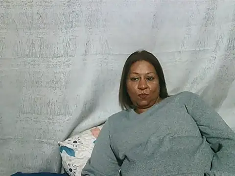 IndianSexyMilf69 webcam