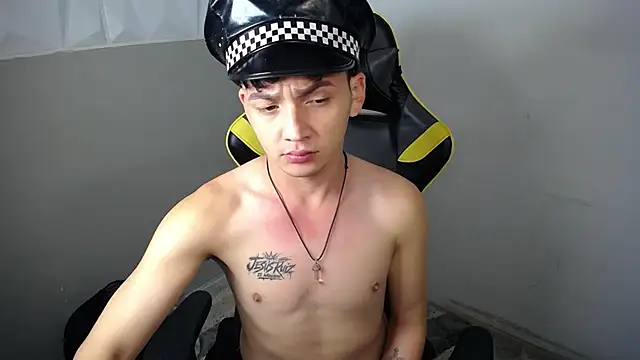 Golds_boy_duo live cam on StripChat