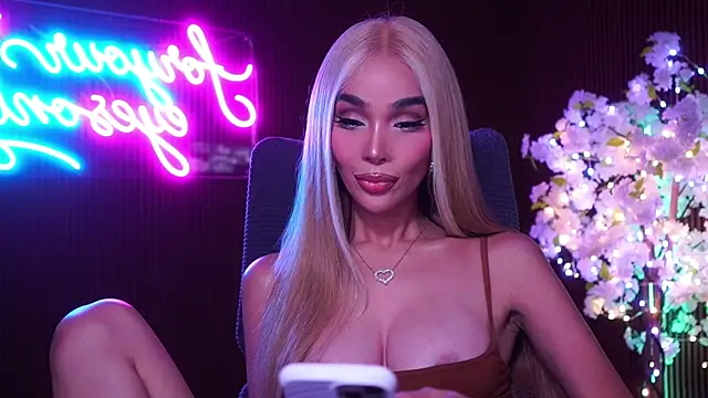 xxforyoureyesonlyxx webcam