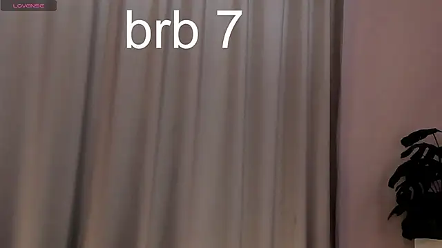 Aria_Mila webcam