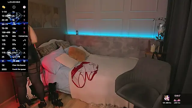 KylieMellow live cam on StripChat