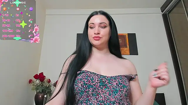GoldenLunaa live cam on StripChat