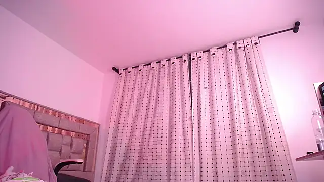 salomecastro_ live cam on StripChat