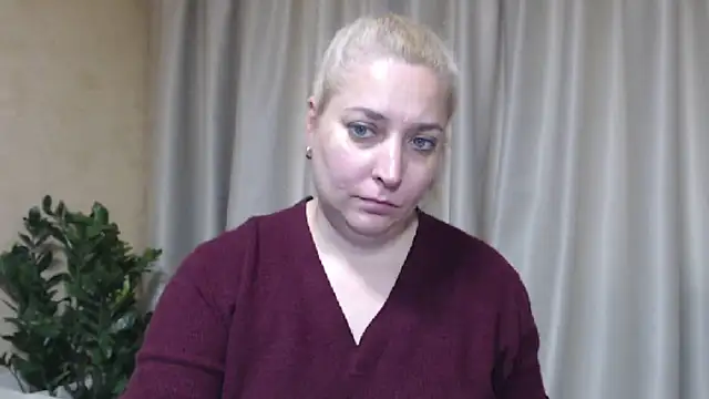 sweetpussy13 live cam on StripChat
