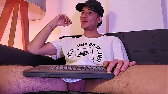 Derek_stud_ webcam