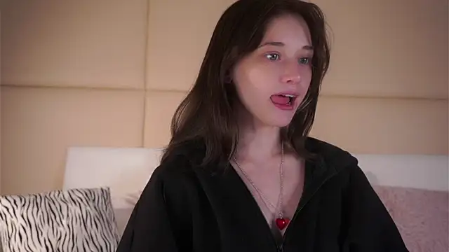 EdlinHargus live cam on StripChat