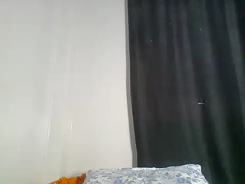 kee_vigin live cam on StripChat