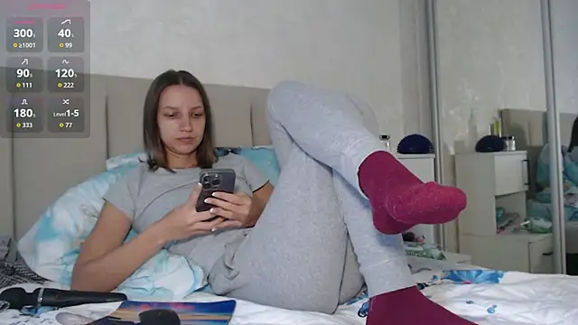 Alisa-w live cam on StripChat