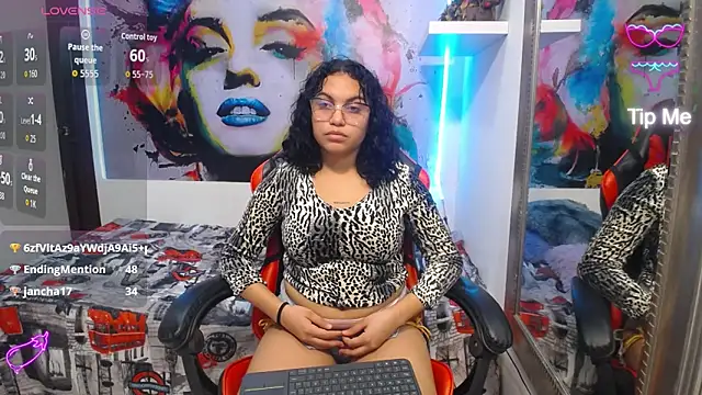 valeria_martinez19 live cam on StripChat