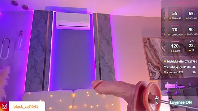 kittyhardfucks live cam on StripChat