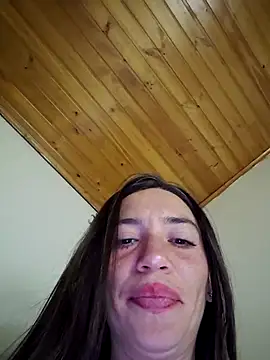 loveuu-bae live cam on StripChat