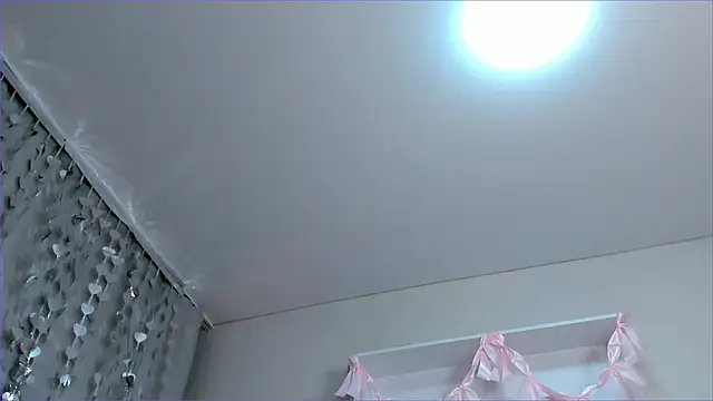 milly_lane - Milly_Lane's free webcam - UK Sex Cams
